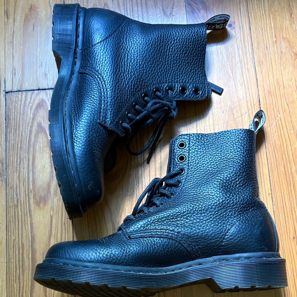 Dr Martens pebbled leather boots
